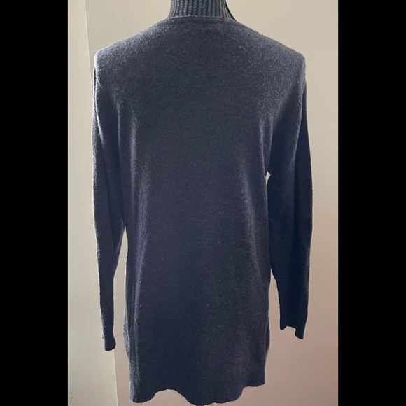 Parkhurst Eiffel Tower Distressed Sweater - Picture 4 of 11